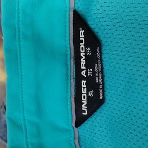 Under Armour Button Shirt. 3XL Mens Pre-Worn, Worn 1 or 2 times. Like Brand New.